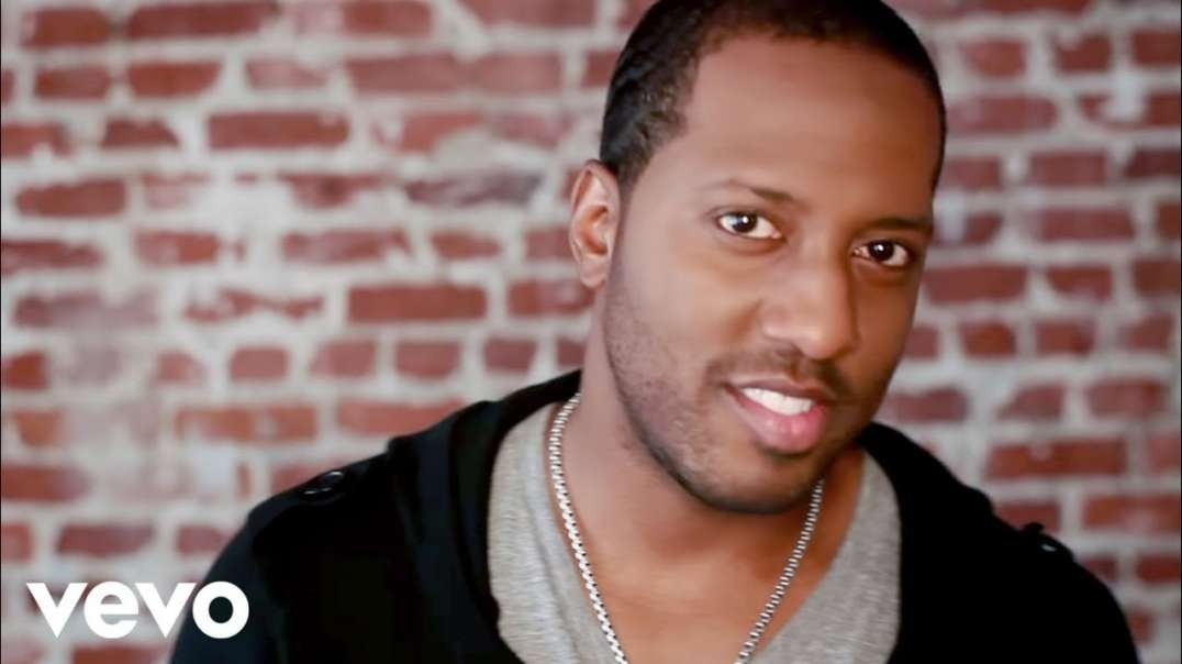 Isaac Carree - In The Middle